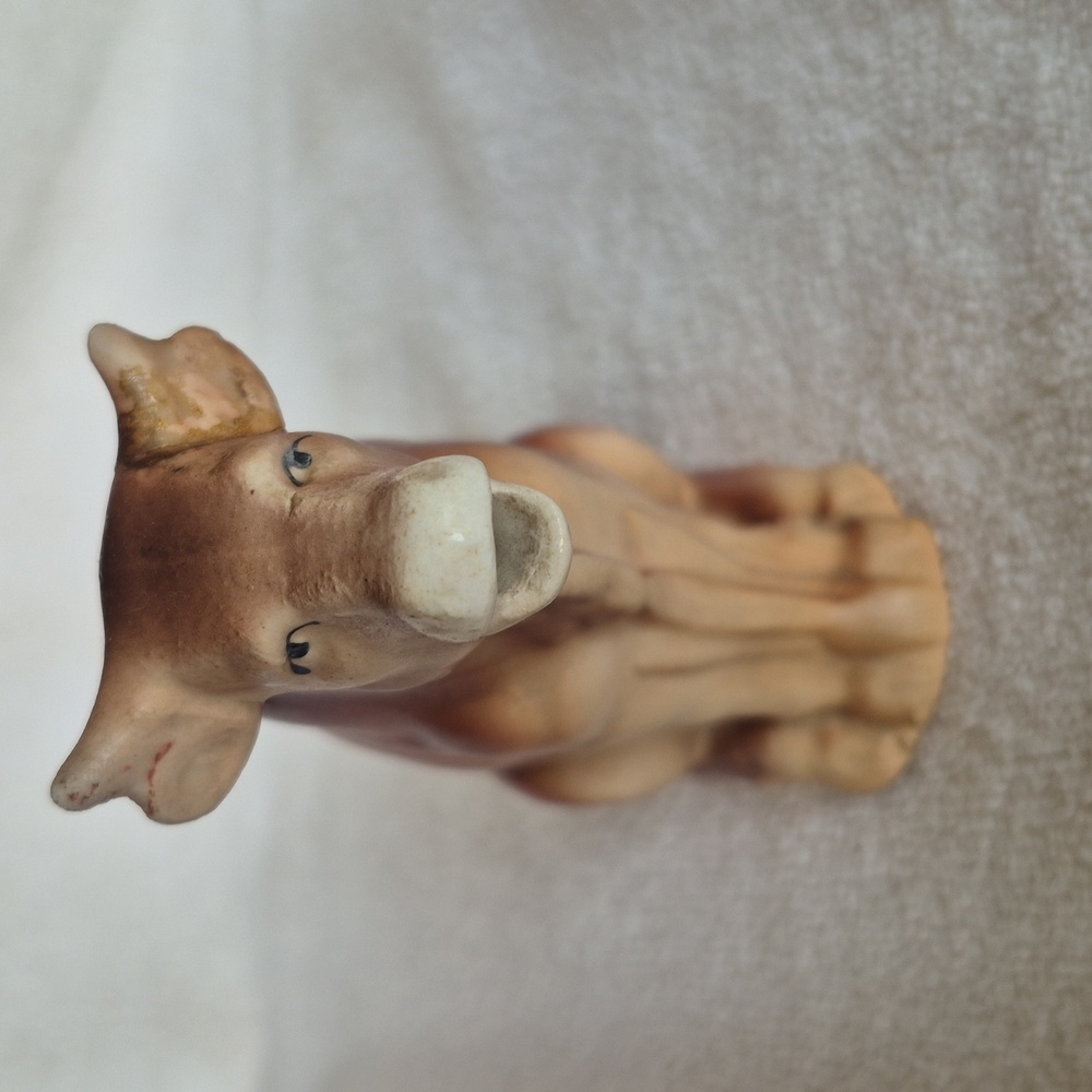 Vintage Cow Shaped Ceramic Creamer. Made In Czechoslovakia With Broken Ear. - Picture 2 of 5